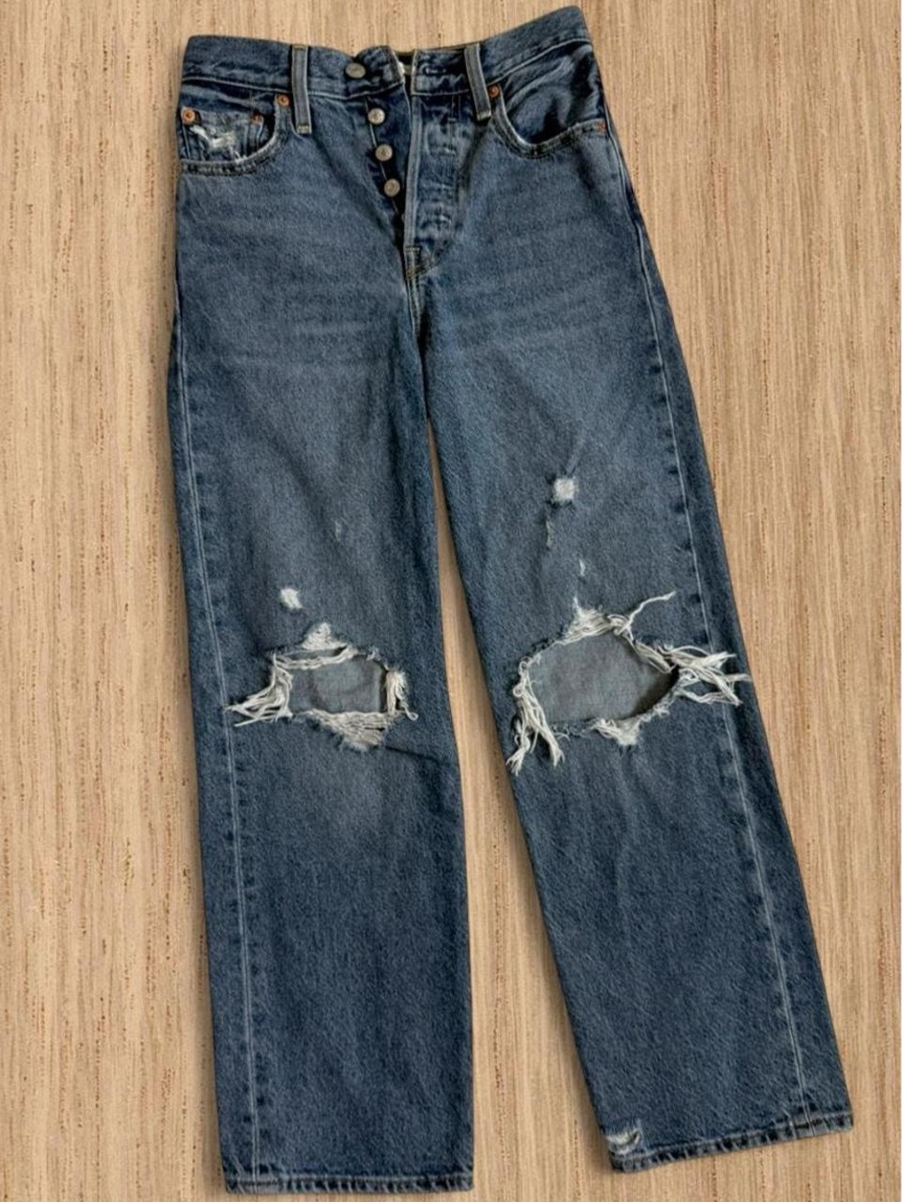 Levi’s Ribcage Straight Ankle Distressed Jeans Light Wash Size 24